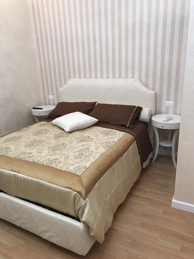 Donna Margharet Bed and Breakfast Crotone Exteriör bild