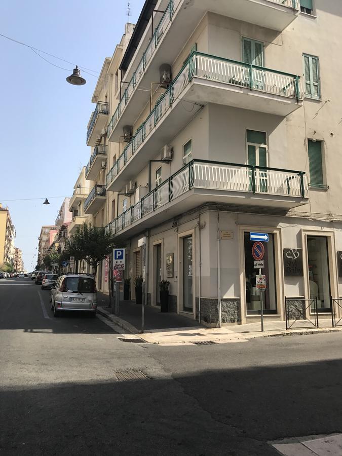 Donna Margharet Bed and Breakfast Crotone Exteriör bild